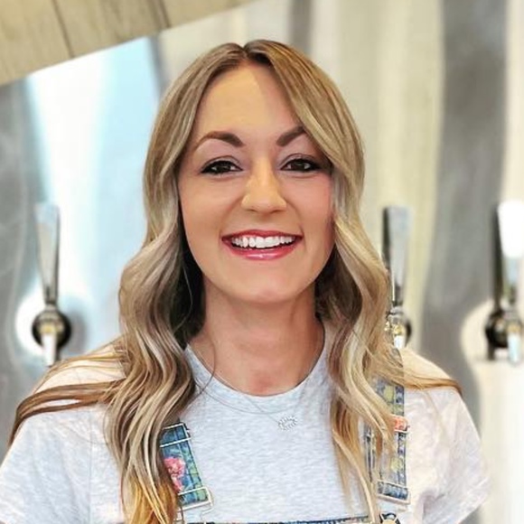 Meet your Posher, Ashley - Picture 1 of 1